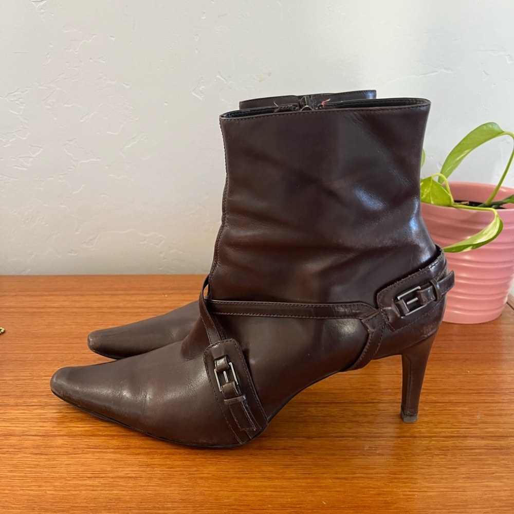 Gianni Bini Chocolate Brown Leather Strappy Side Zip Boots 8